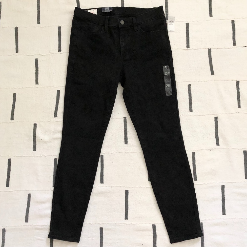 NWT Gap Black Mid Rise Jeggings